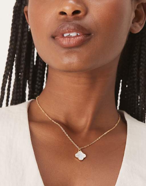 DesignB London white stone clover pendant necklace in gold