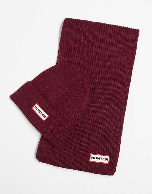Hunter Unisex beanie and scarf gift set in merlot
