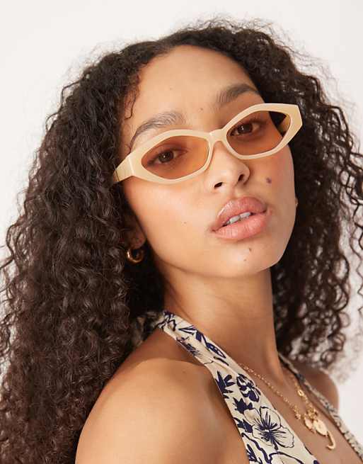 Jeepers Peepers slim hexagonal sunglasses in cream