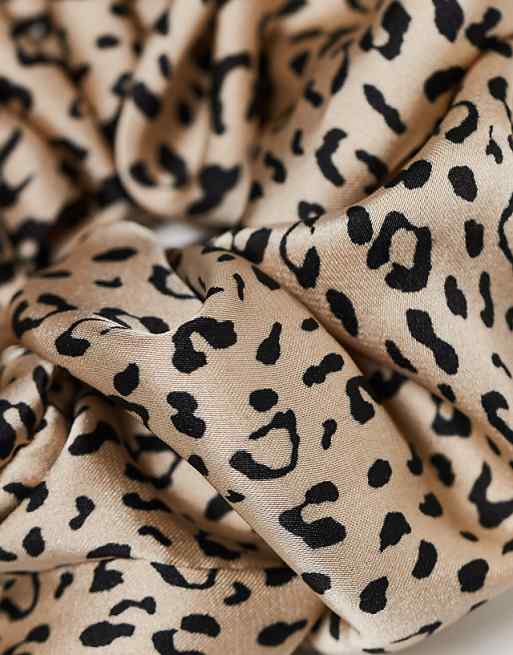 Kitsch Fabric Scrunchie 1 Pack - Leopard
