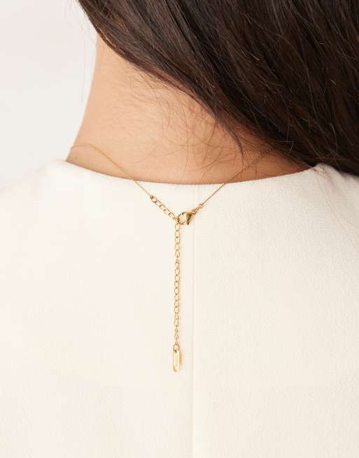 Lost Souls Clover Shape Pearl Pendant Necklace In 18ct Gold Plated Stainless Steel