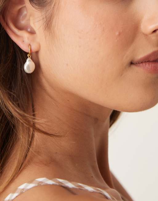 Lost Souls Small Huggie Hoop Earrings With Pearl Charm In 18ct Gold Plated Stainless Steel