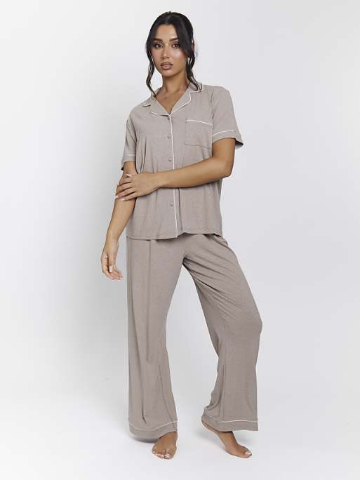 Loungeable Ladies Ribbed Pyjama Set In Oatmeal