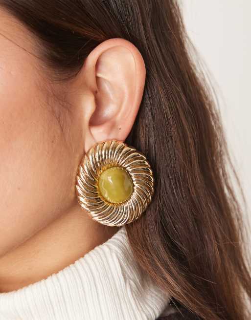 Mango Textured Stud Earrings With Green Centre In Gold