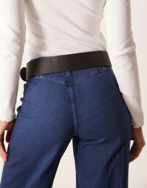 My Accessories Oversized Buckle Circle Hip Belt In Black And Gold