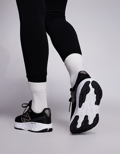 New Balance 520 Running Trainers In Black