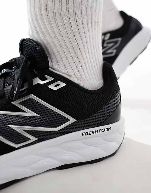 New Balance 520 Running Trainers In Black And White