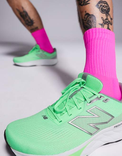 New Balance 520 Running Trainers In Green