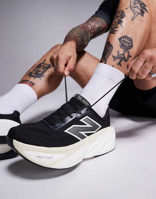 New Balance More Running Trainers In Black