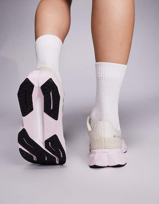 New Balance Propel Running Trainers In Beige And Pink