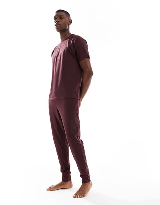 New Look t-shirt and joggers pyjama set in dark brown