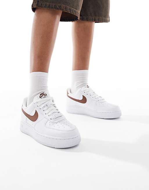 Nike Air Force 1 '07 NN trainers in white and brown
