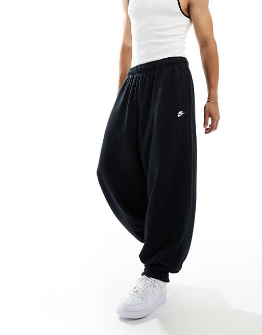 Nike Club French Terry Oversized Joggers In Black