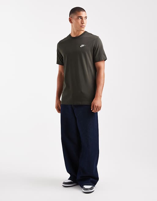 Nike Club T-shirt In Dark Green