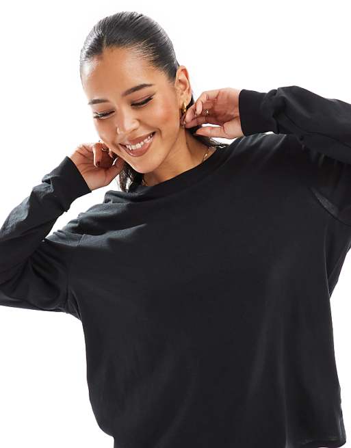 Nike One Training Dri-FIT Relaxed Long Sleeve T-shirt In Black