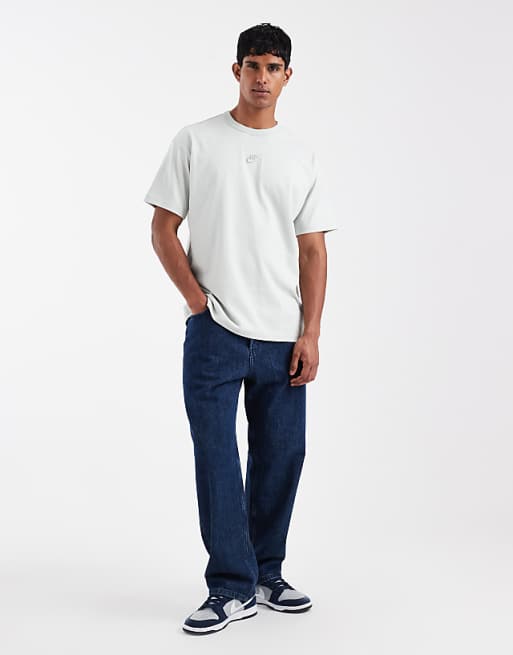 Nike Premium Essentials T-shirt In Light Grey