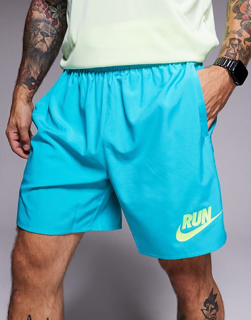 Nike Running Challenger Dri-FIT 7 Inch Shorts In Blue