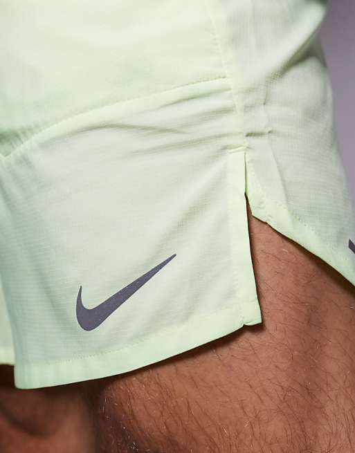 Nike Running Challenger Dri-FIT 7 Inch Shorts In Green
