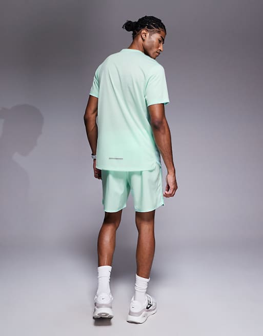 Nike Running Dri-FIT Challenger 7 Inch Shorts In Green