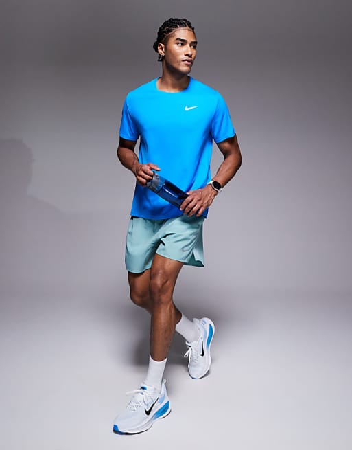 Nike Running Miler Dri-FIT T-shirt In Blue