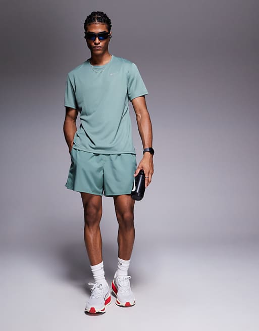 Nike Running Miler Dri-FIT T-shirt In Green