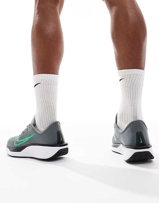 Nike Running Quest 6 Running Trainers In Grey And Green
