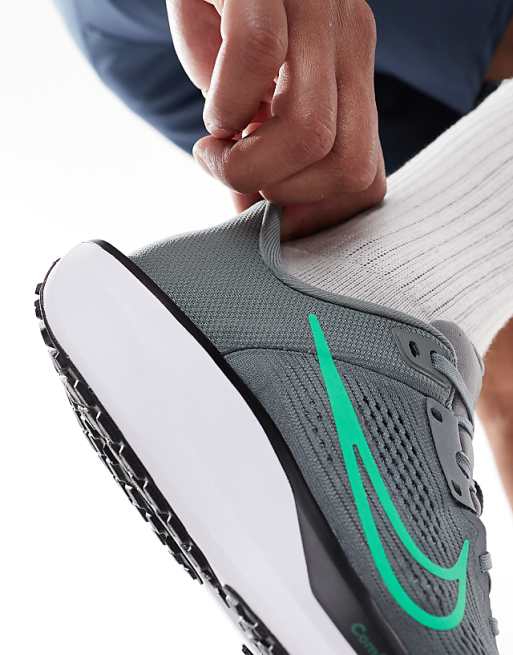Nike Running Quest 6 Running Trainers In Grey And Green