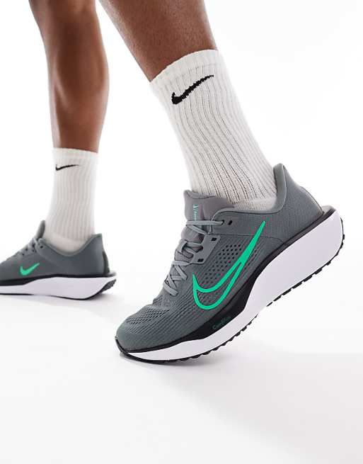 Nike Running Quest 6 running trainers in grey and green