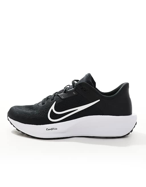 Nike Running Quest 6 Trainers In Black