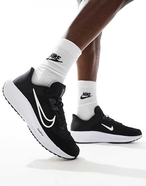 Nike Running Quest 6 Trainers In Black