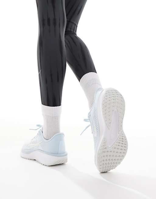 Nike Running Quest 6 Trainers In Blue And White