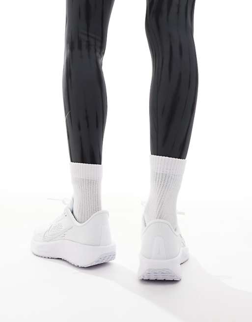 Nike Running Quest 6 Trainers In White And Grey