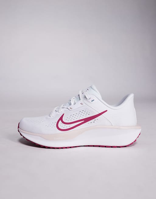 Nike Running Quest 6 Trainers In White And Pink