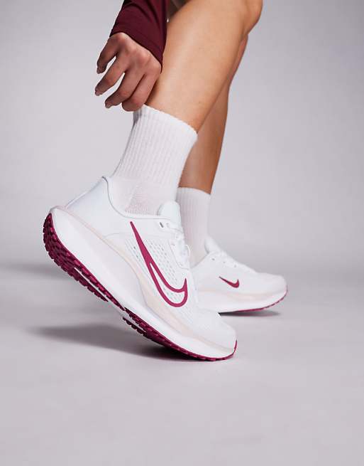 Nike Running Quest 6 Trainers In White And Pink
