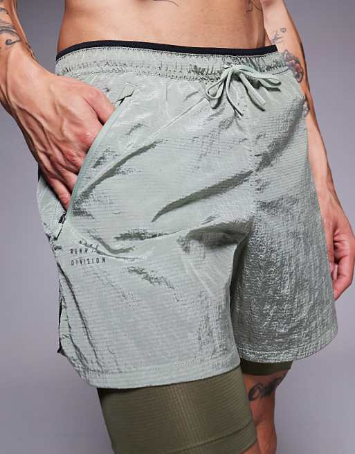 Nike Running Run Division Stride 5 Inch 2 In 1 Shorts In Light Green