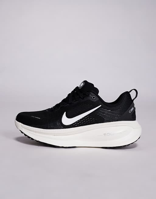 Nike Running Vomero 18 Trainers In Black And White