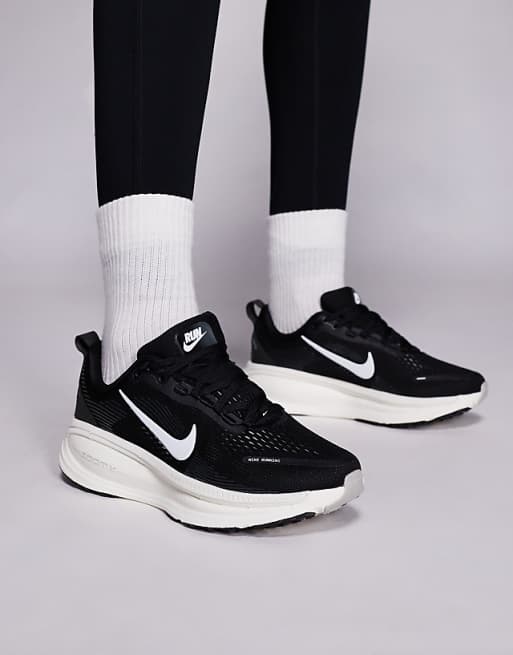 Nike Running Vomero 18 Trainers In Black And White
