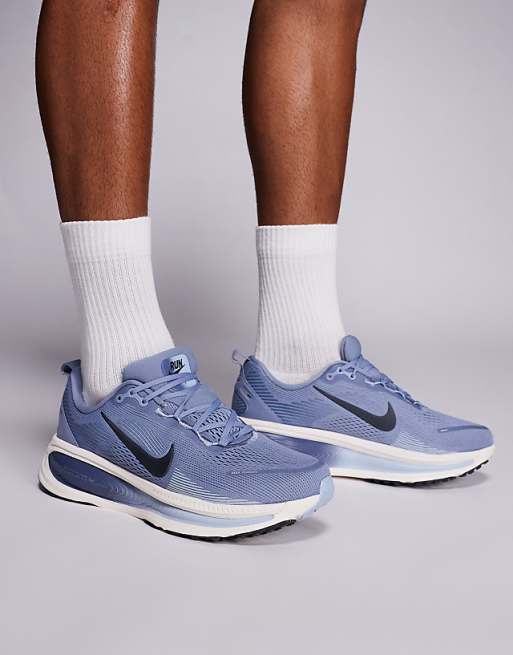 Nike Running Vomero 18 trainers in blue