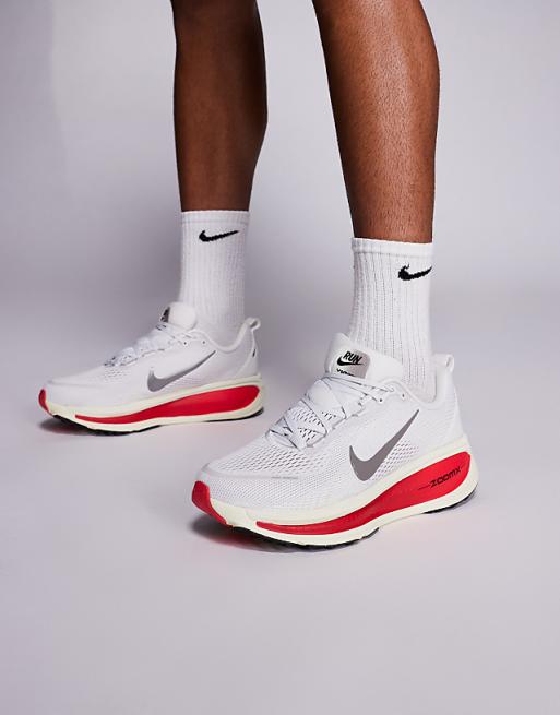 Nike Running Vomero 18 Trainers In White And Red