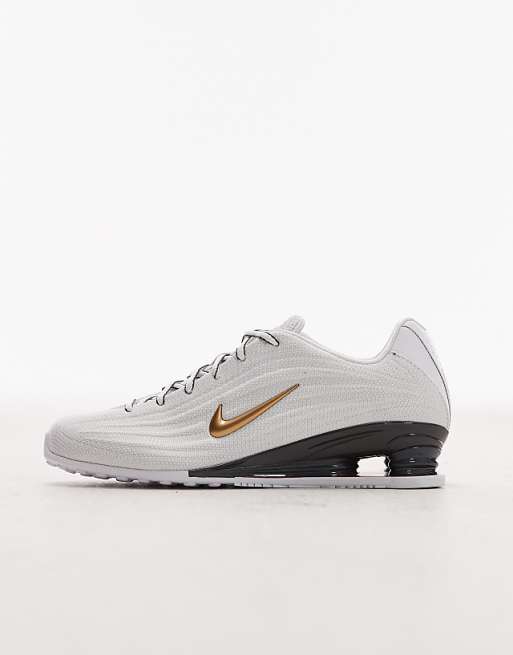 Nike Shox Z Trainers In White And Gold