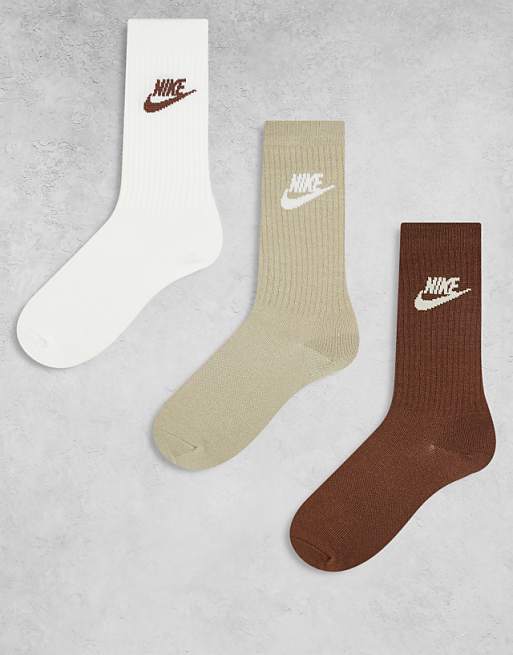 Nike Sportswear Everyday Essential 3 pack socks in multi