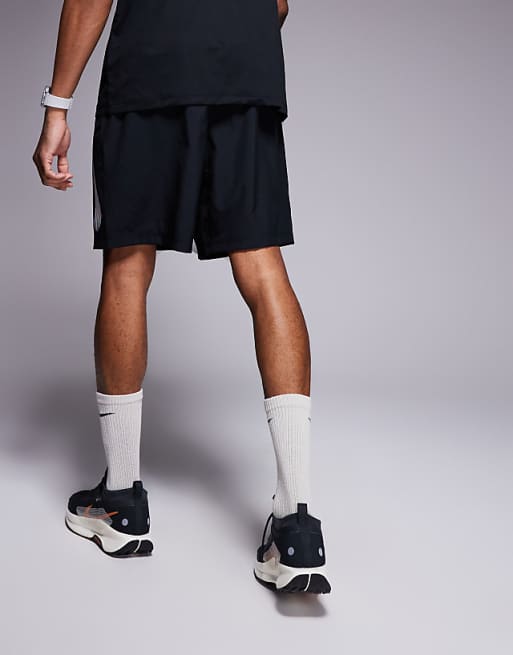 Nike Training Form Dri-FIT 9 Inch Shorts In Black