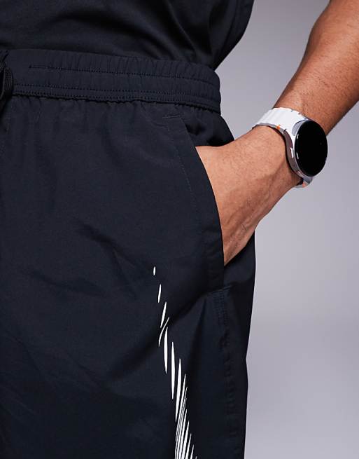 Nike Training Form Dri-FIT 9 Inch Shorts In Black