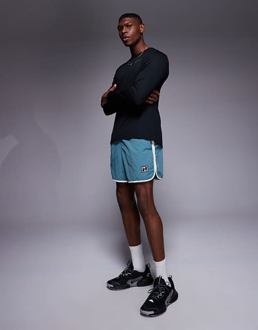 Nike Training Heritage Dri-FIT Woven 5 Inch Shorts In Blue