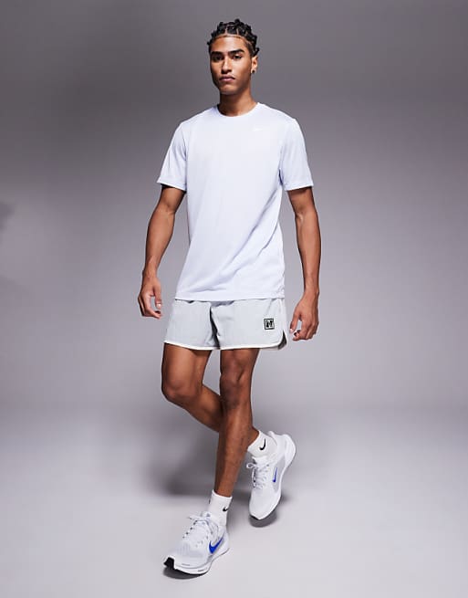 Nike Training Legend Dri-FIT Veneer T-shirt In Grey