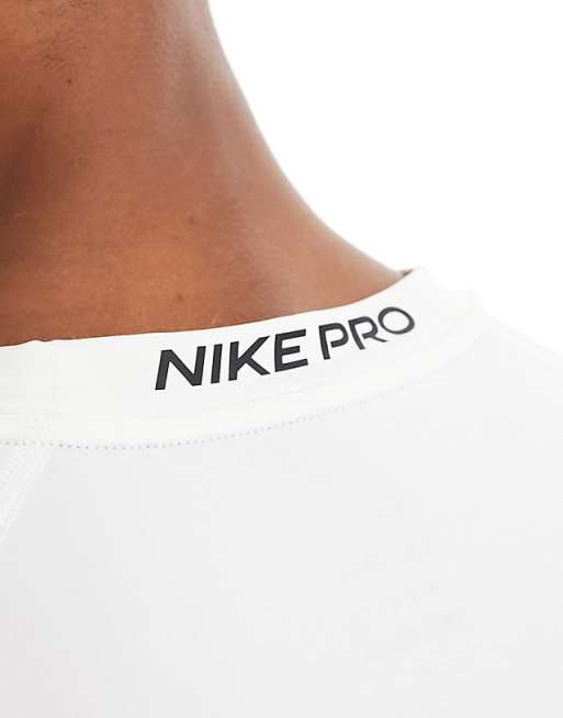 Nike Training Pro Dri-FIT Muscle Fit T-shirt In White