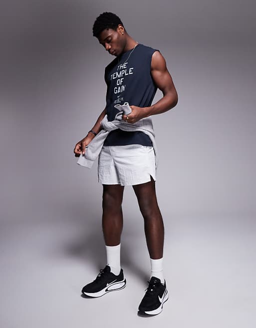 Nike Training Unlimited Dri-FIT Seersucker 5 Inch Shorts In Grey
