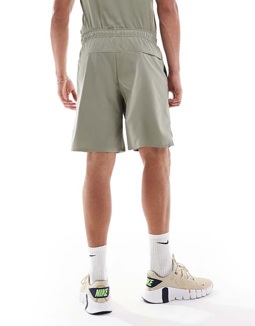 Nike Training Unlimited Dri-FIT Woven 9inch Shorts In Light Green