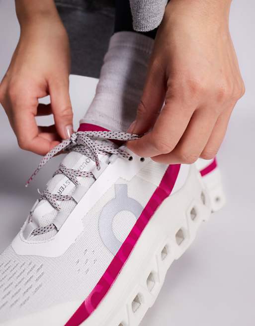ON Cloudmonster Running Trainers In White And Pink