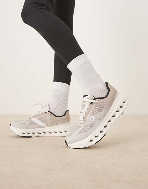 ON Cloudsurfer Next running trainers in beige